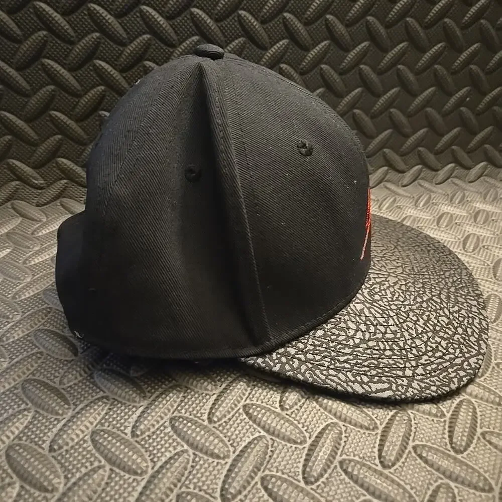Nike Air Jordan Jumpman Strapback Cap Youth Size Black Red Elephant Print